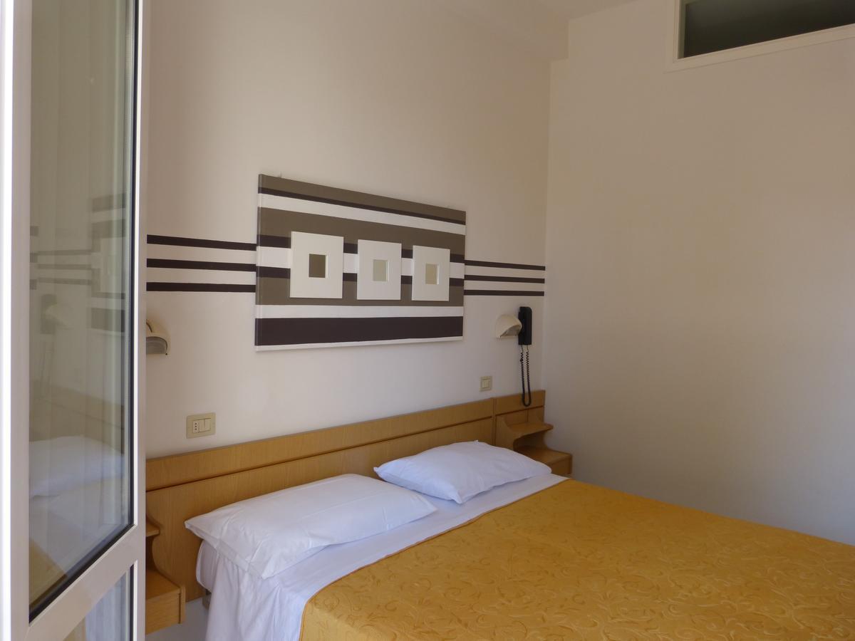 Hotel D'Annunzio Cattolica Exterior photo